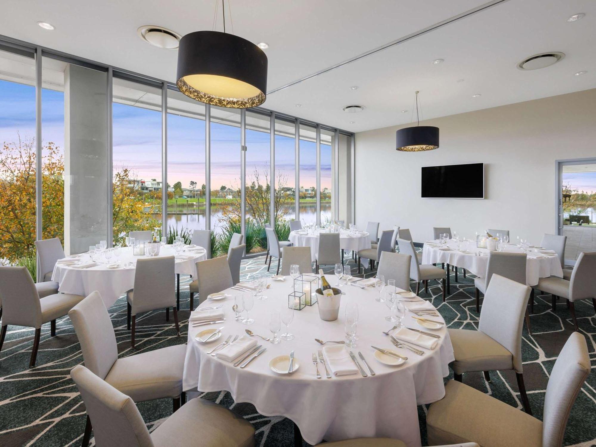 Mercure Melbourne Кэролайн Спрингс Экстерьер фото