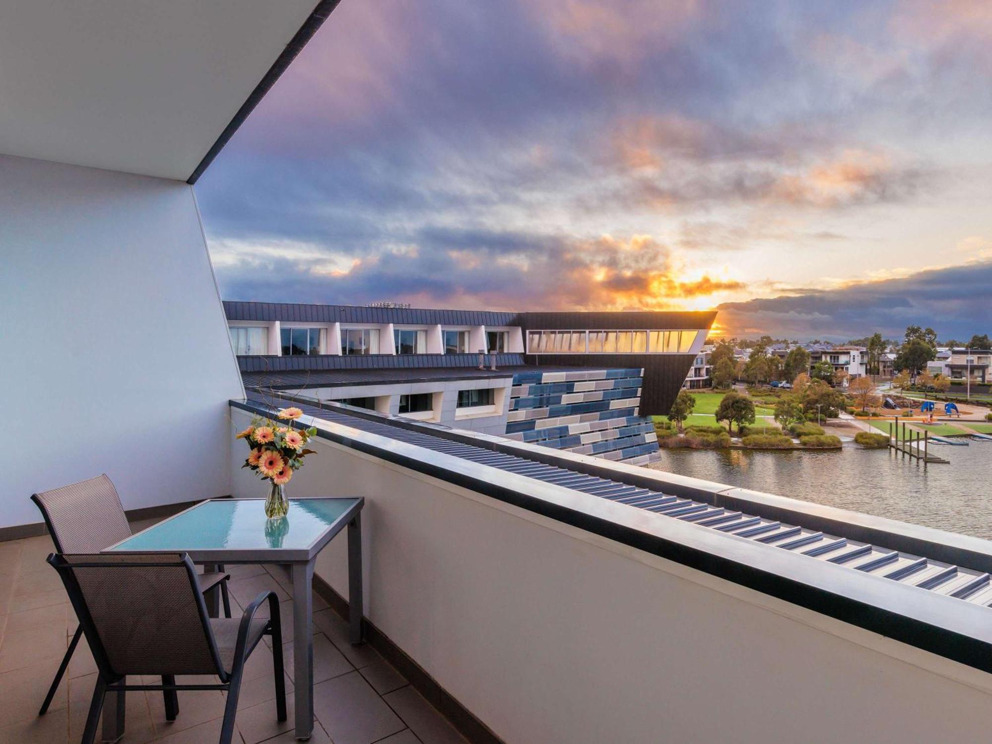 Mercure Melbourne Кэролайн Спрингс Экстерьер фото